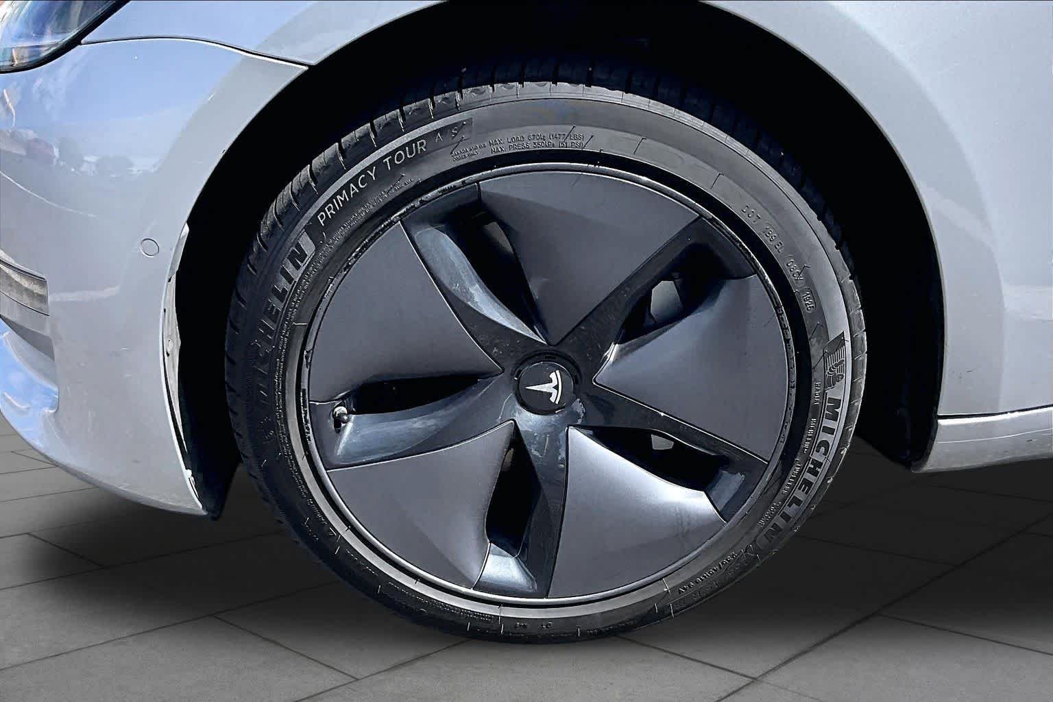 Used 2018 Midnight Silver Metallic Tesla Long Range Battery image 9