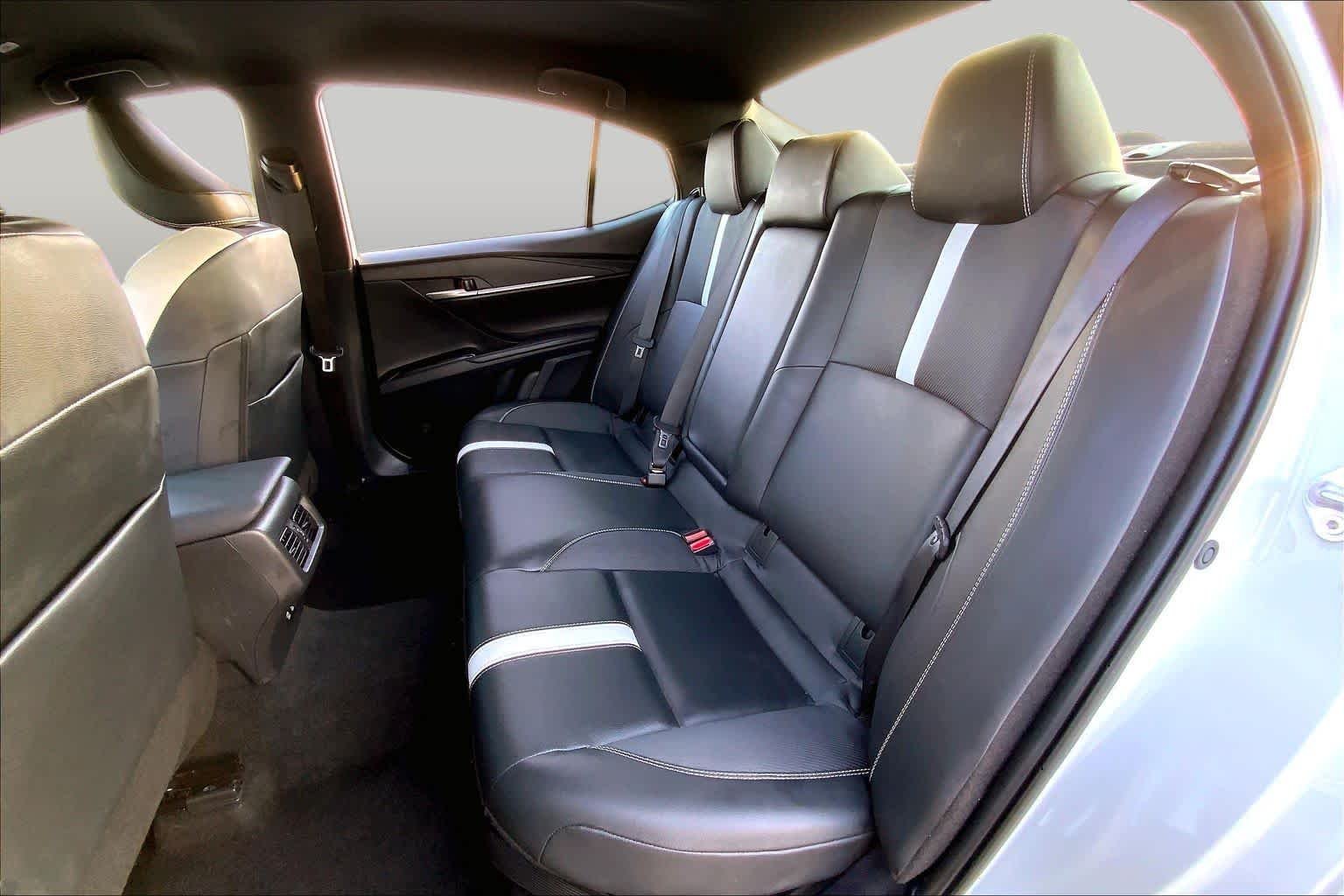 Used 2025 Ice Cap Toyota SE image 19