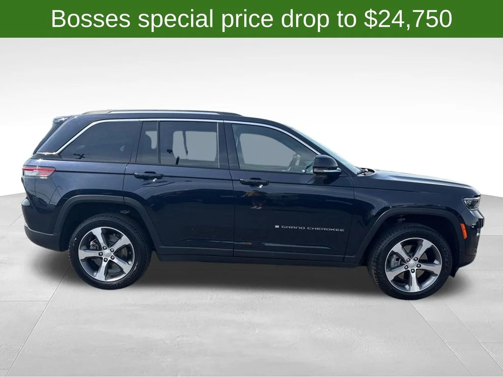 Used 2022 Blue Jeep 4xe image 2