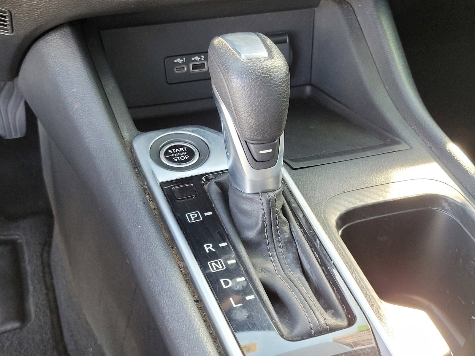 Used 2022 Super Black Nissan SV image 22