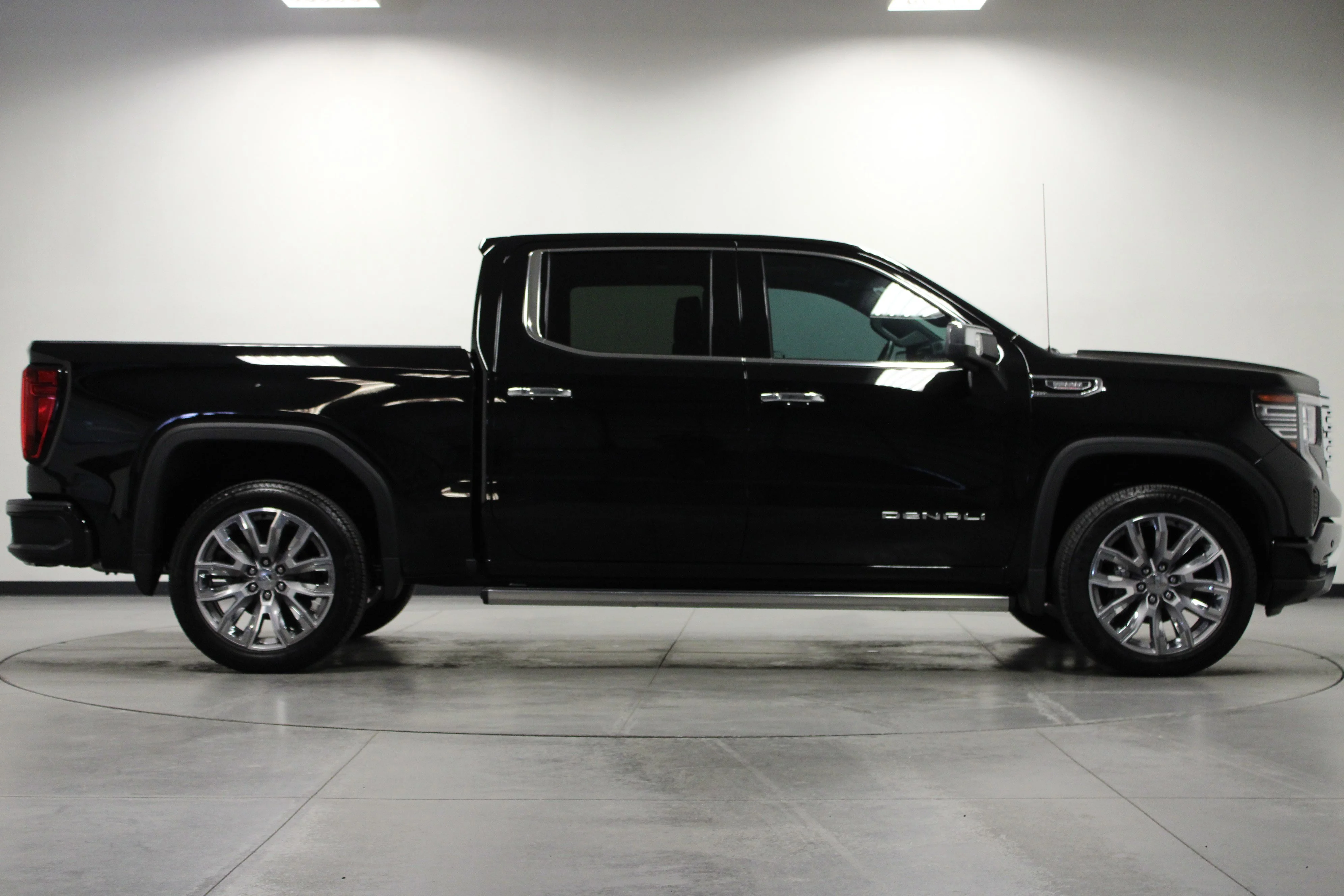 Used 2026 Onyx Black GMC Denali image 3