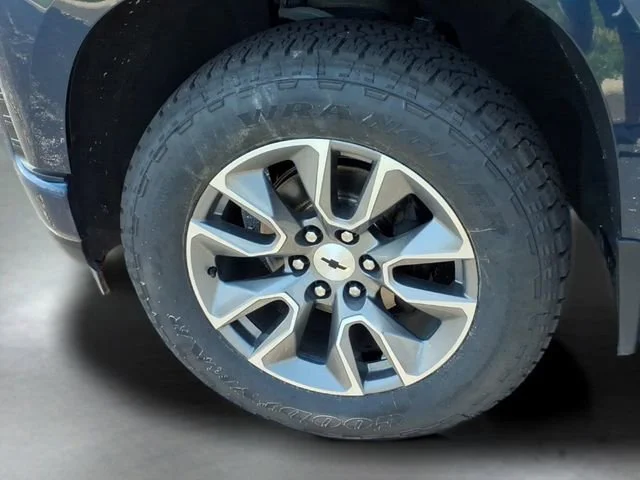 Used 2022 Northsky Blue Metallic Chevrolet RST image 18