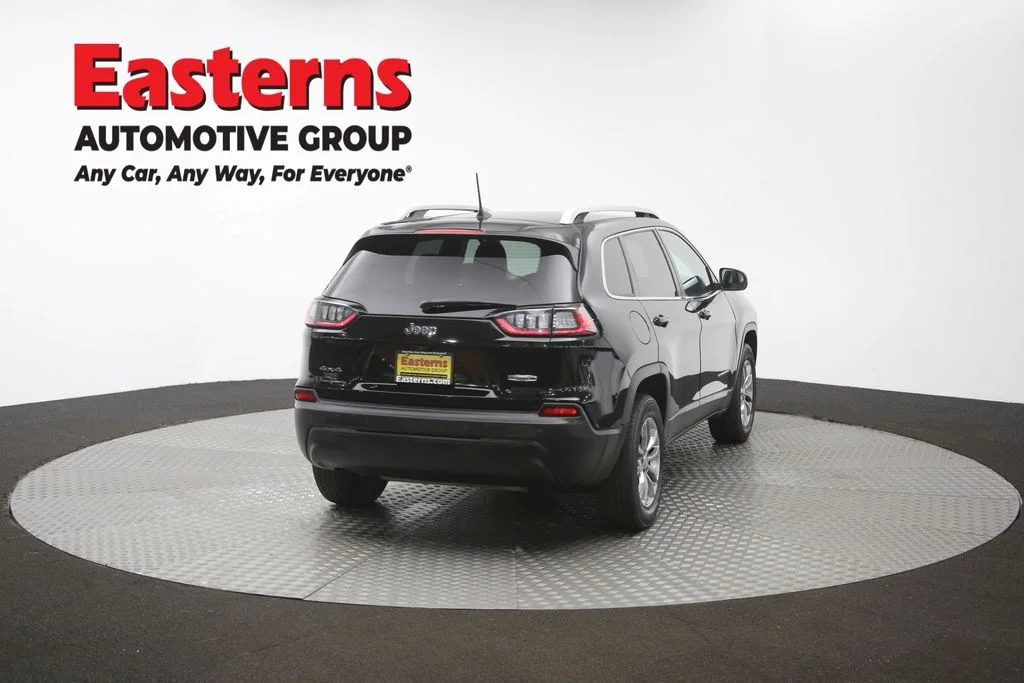 Used 2021 Black Jeep Latitude Plus image 39