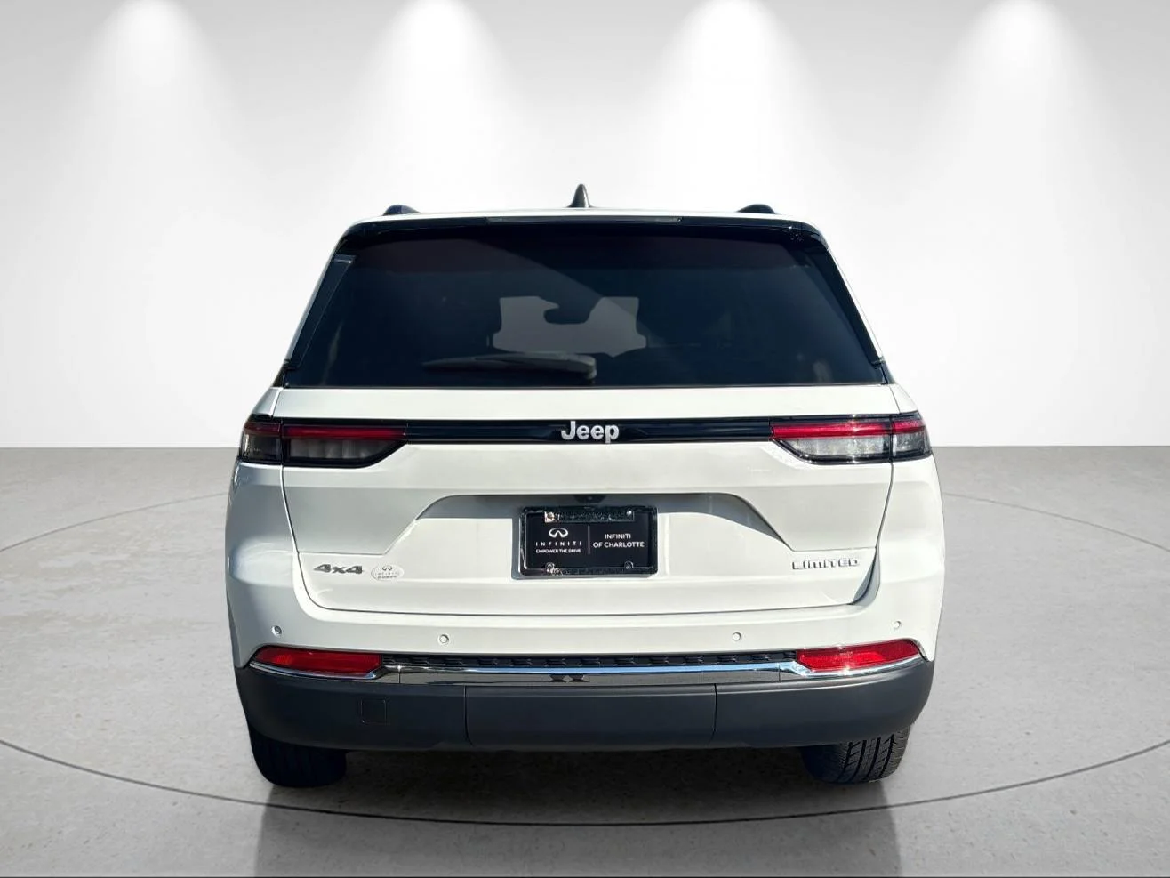 Used 2024 Bright White Clearcoat Jeep Limited image 4