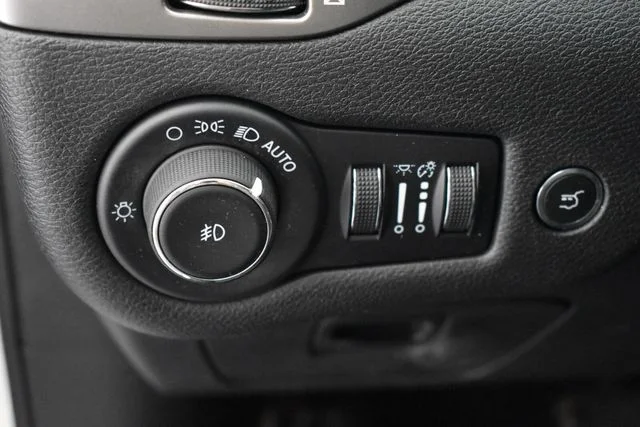 2022 Jeep Cherokee Latitude Lux - Photo 24