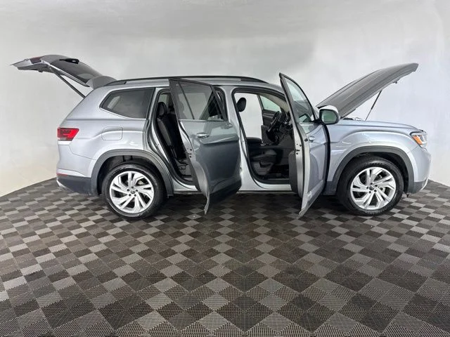 Used 2021  Volkswagen 3.6L V6 SE w/Technology image 13