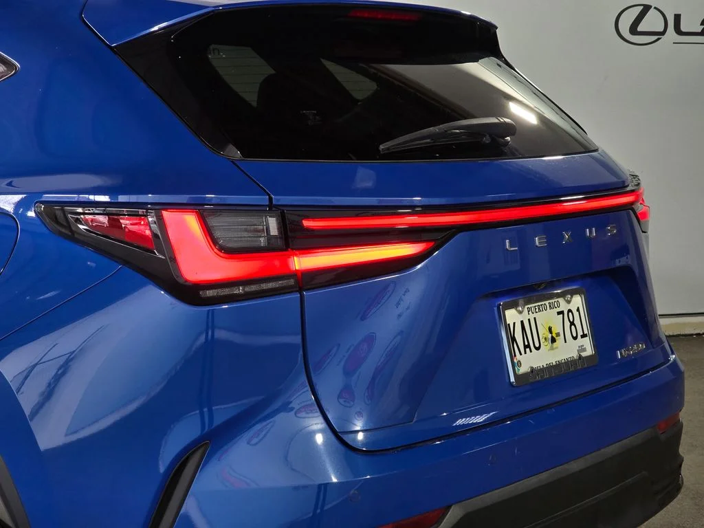 Used 2023  Lexus 250 Premium image 10