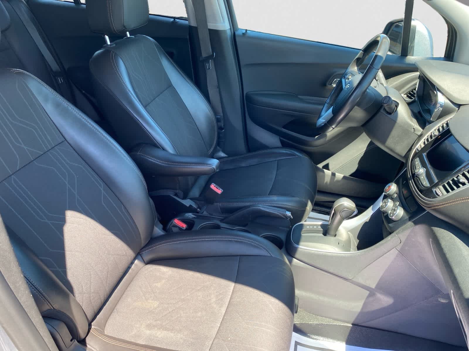 Used 2020 SATIN STEEL METALLIC Chevrolet LT image 22