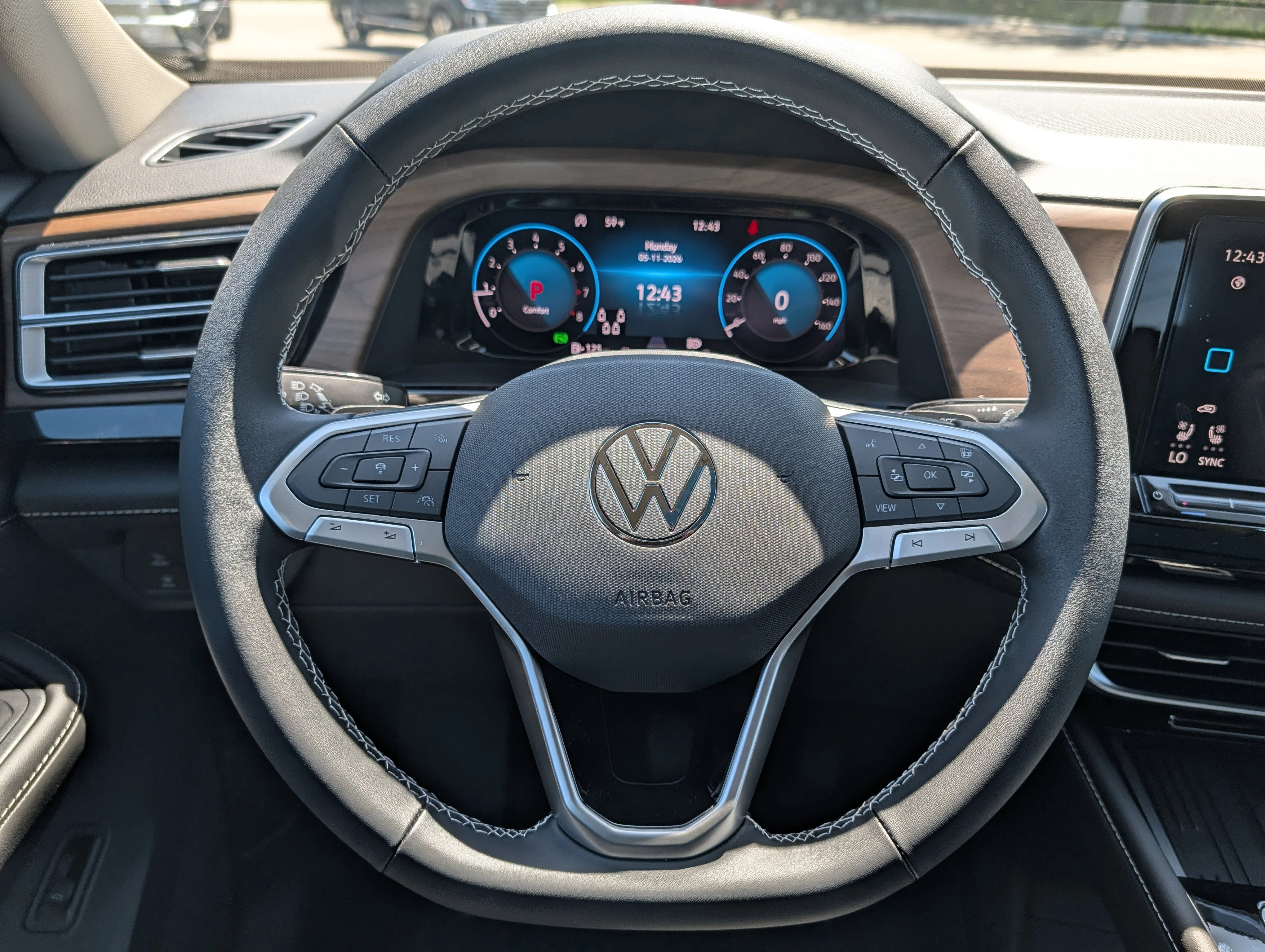New 2026 Pure Gray Volkswagen 2.0T SE w/Technology image 9
