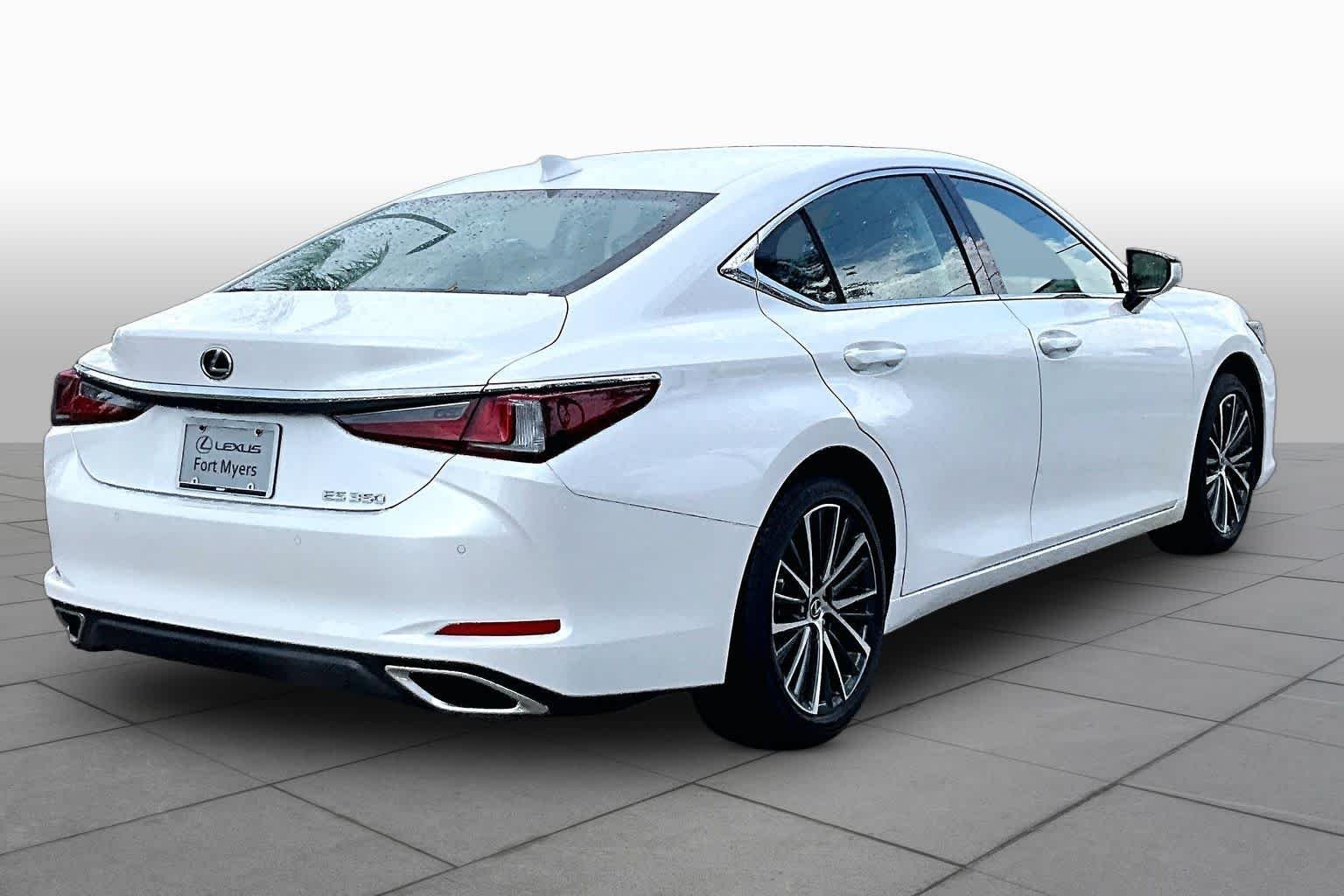 Used 2025 Eminent White Pearl Lexus  image 13
