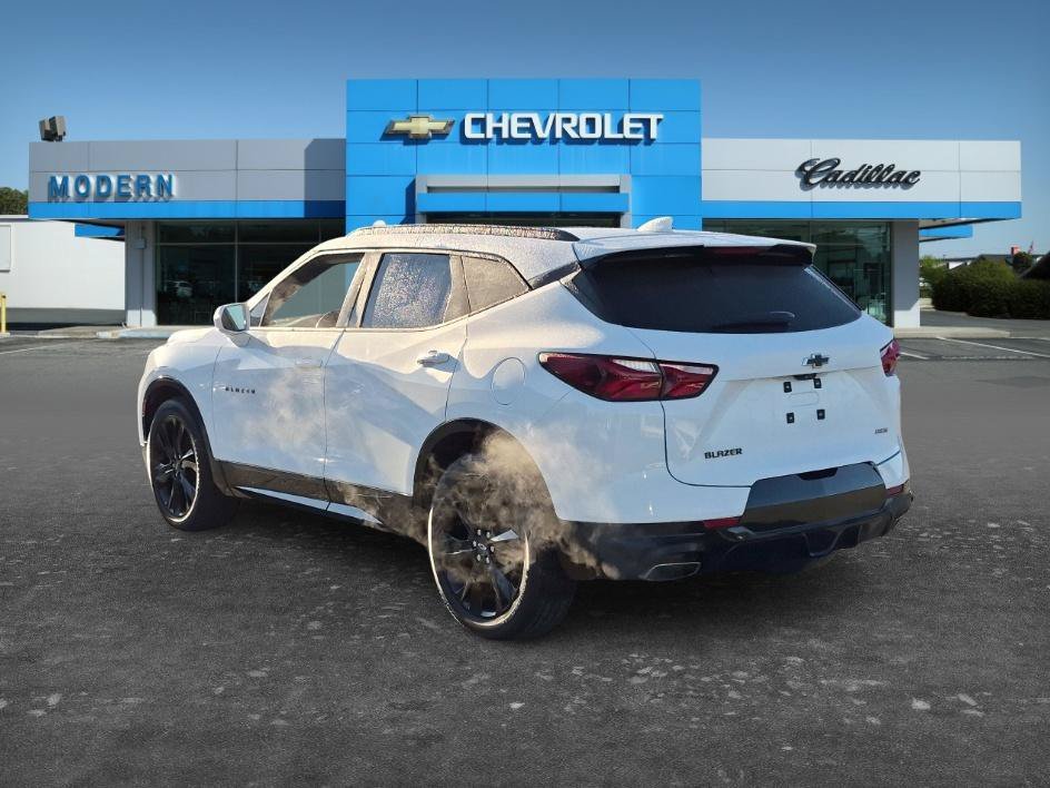 Used 2019 Summit White Chevrolet RS image 3