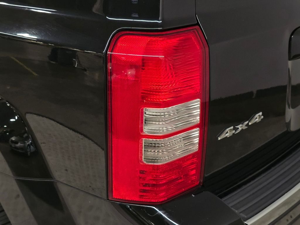 Used 2016 Black Jeep Latitude image 15