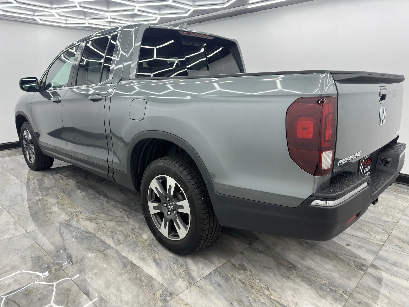 Used 2019 Forest Mist Metallic Honda RTL-T AWD image 5
