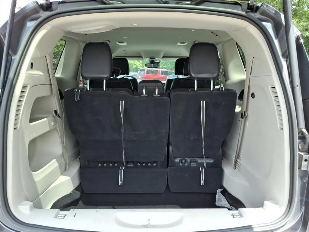 Used 2023 Gray Chrysler Touring L image 6
