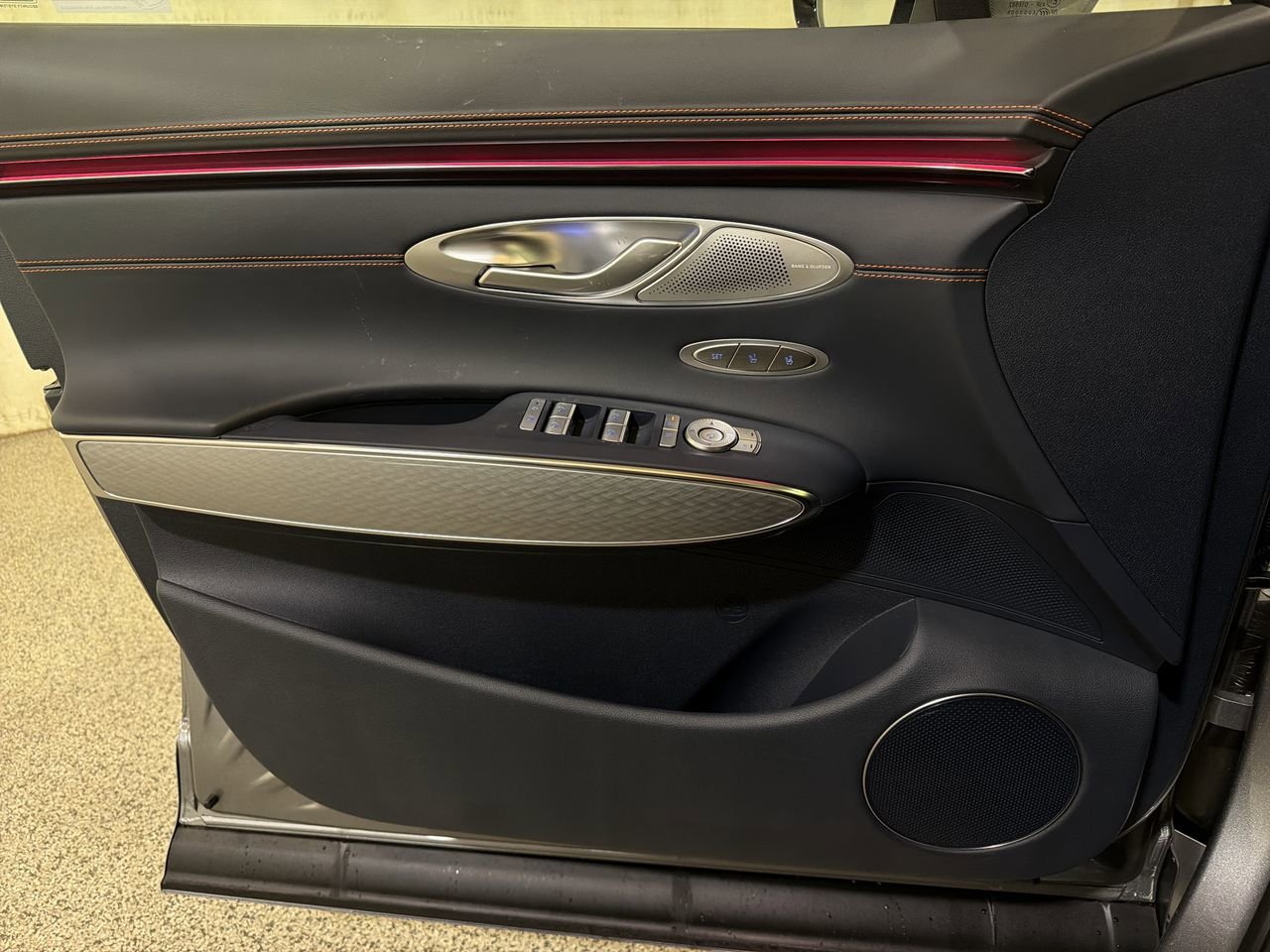 New 2026 Savile Silver Genesis 2.5T SPORT PRESTIGE image 18