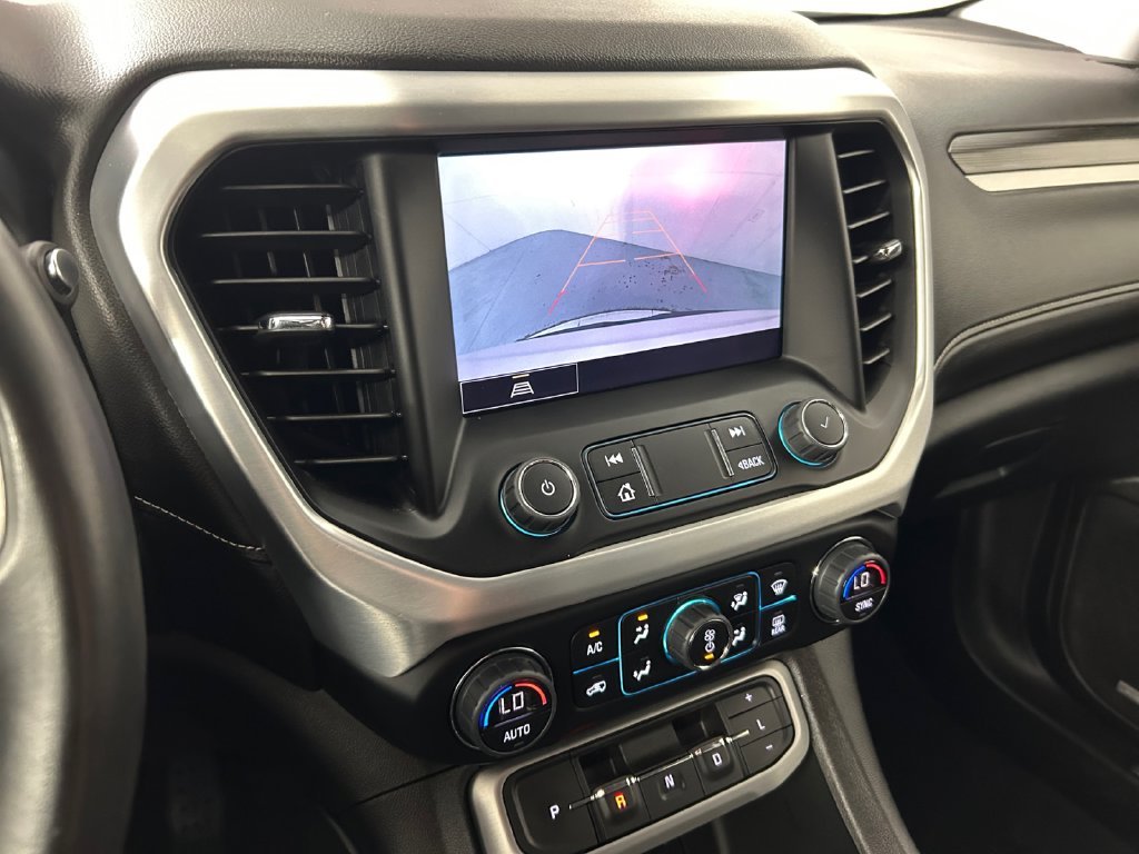 Used 2023 White GMC SLT image 24