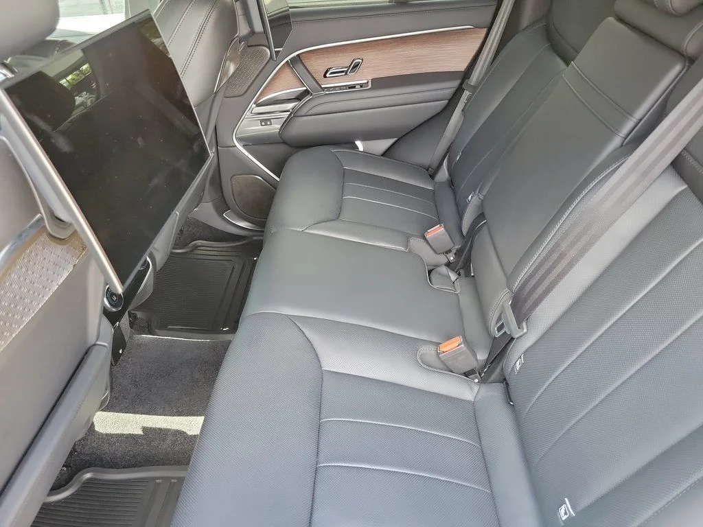 Used 2025 Belgravia Green Metallic Land Rover Autobiography image 10