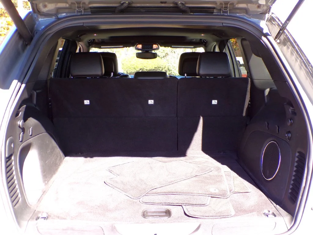 Used 2022 Gray Jeep Laredo X image 11