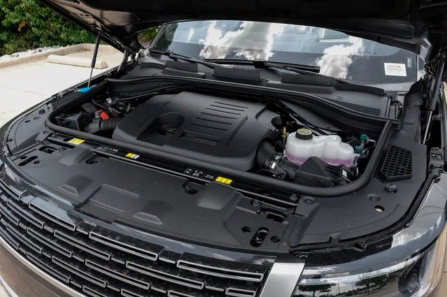 New 2026 Charente Grey Land Rover SE image 61