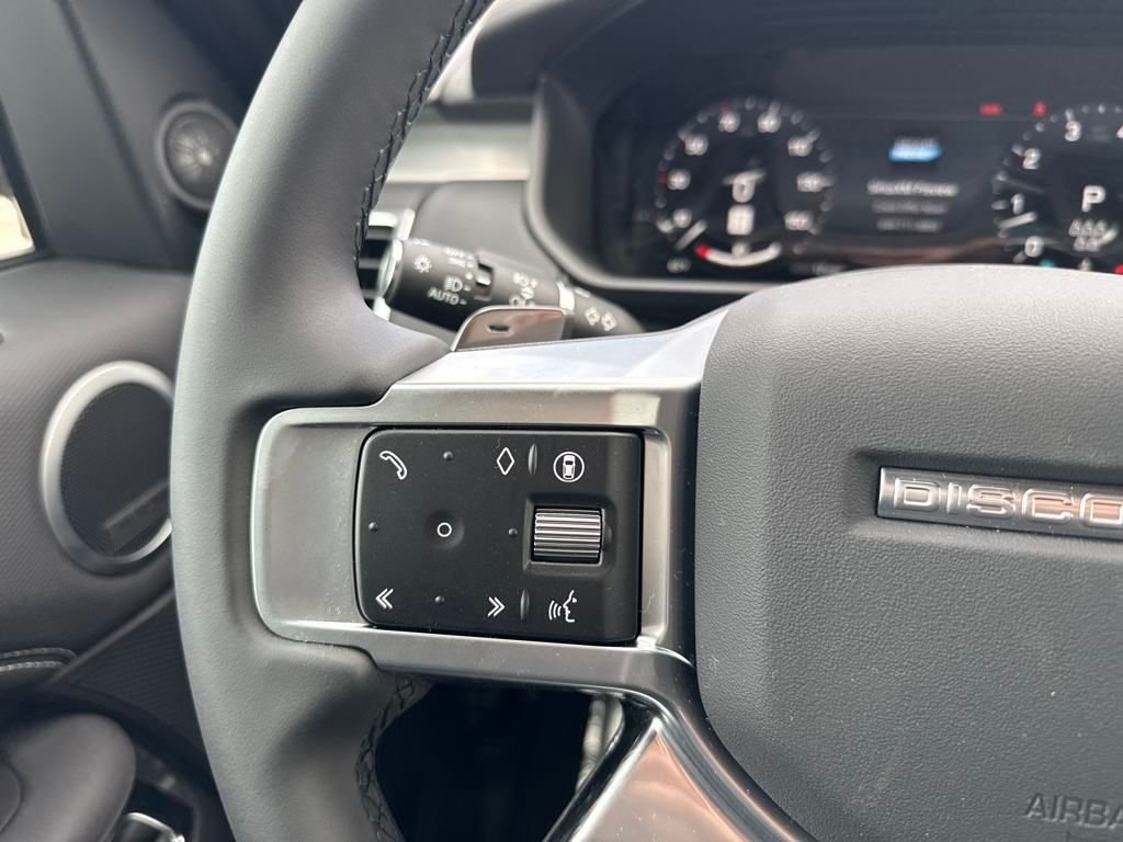 Used 2025 Black Land Rover Dynamic SE image 22