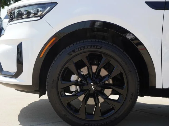 Used 2023 White Kia SX image 5