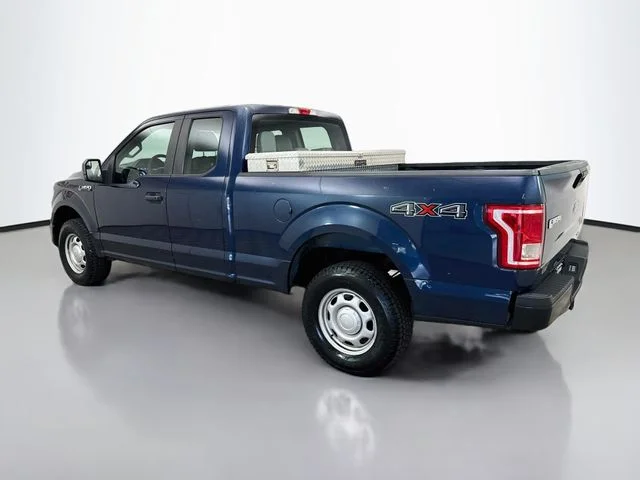 Used 2015 Blue Ford XL image 5
