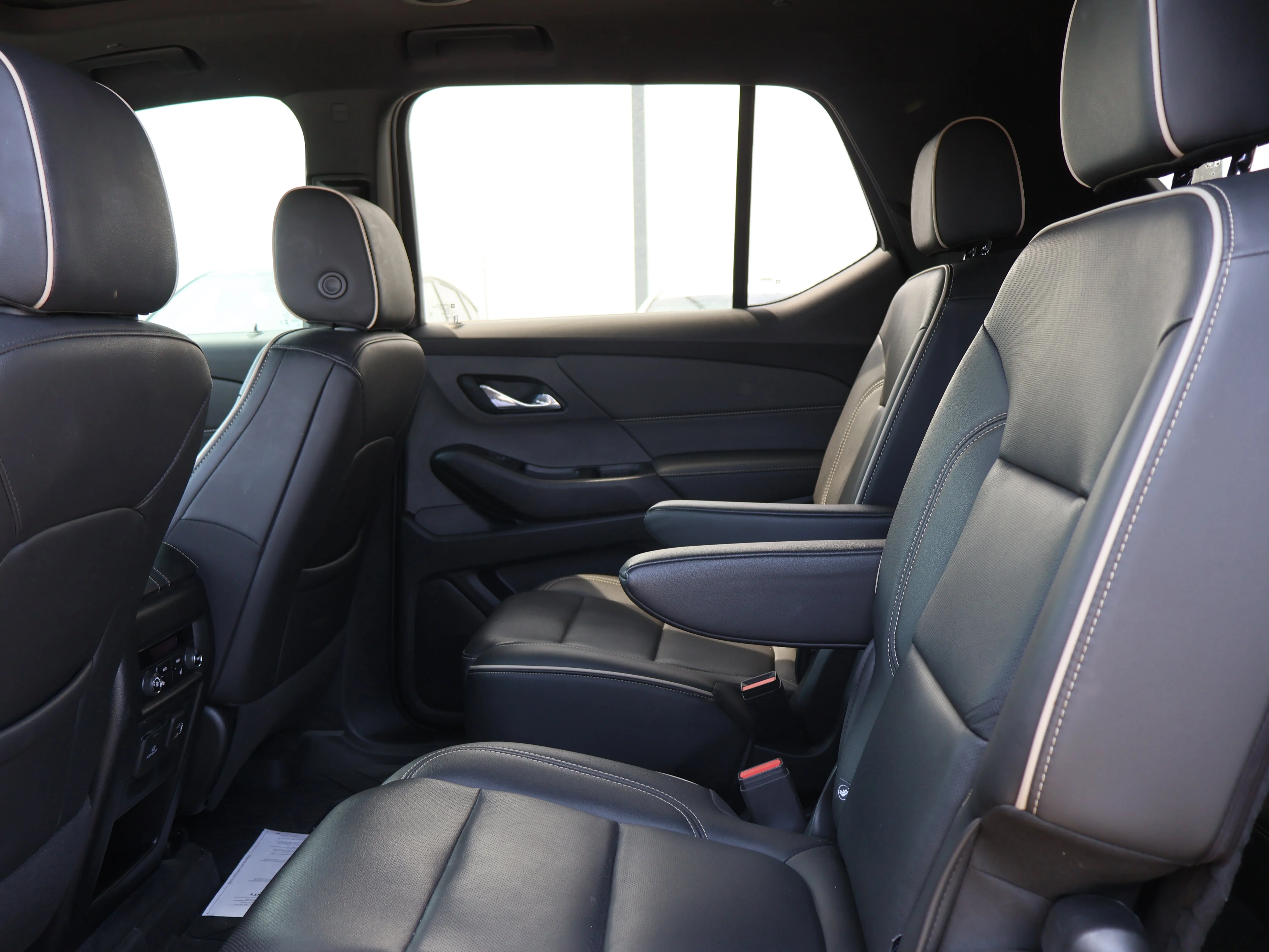 2023 Chevrolet Traverse Premier - Photo 18