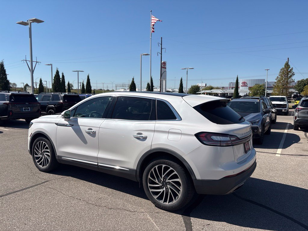 Used 2019 White Lincoln Reserve image 6
