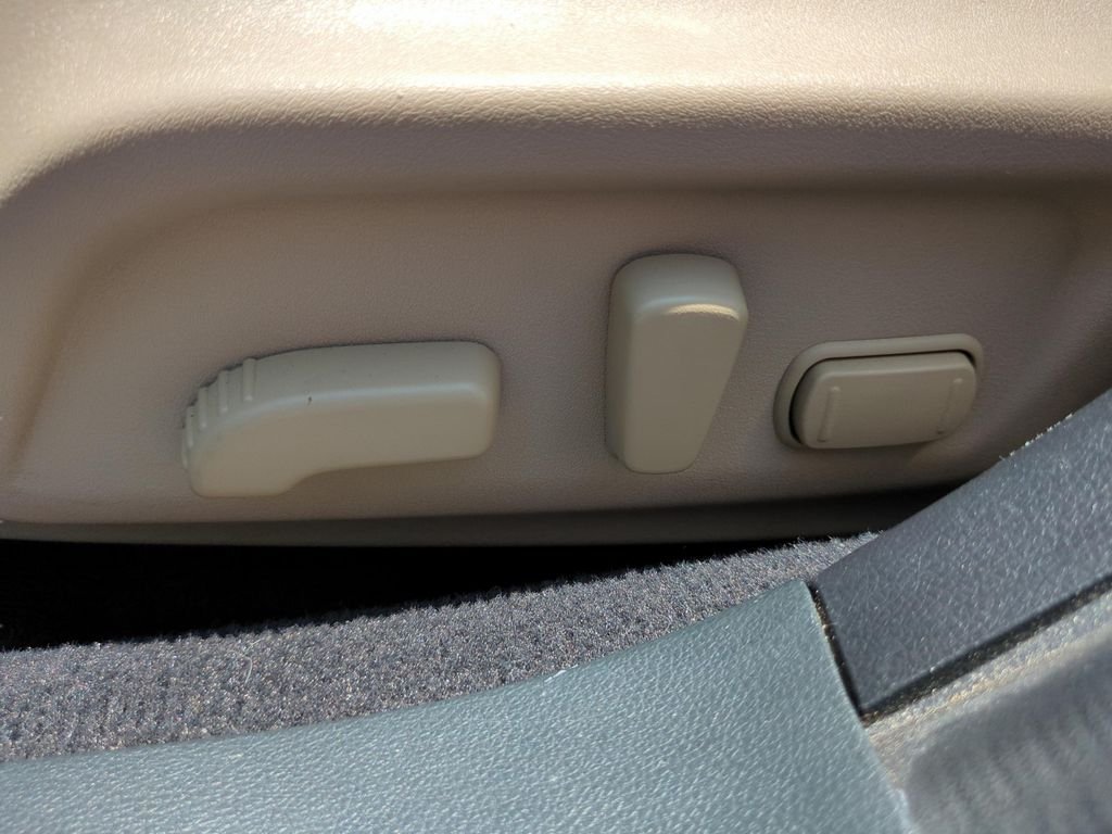 Used 2016 Gray Subaru 2.5i image 15