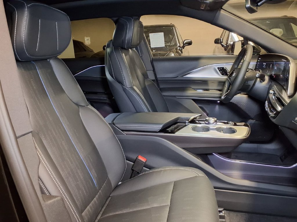 2027 Cadillac LYRIQ Sport - Photo 6