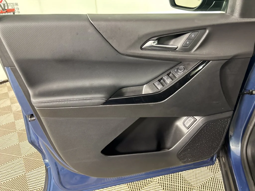 Used 2025 Blue Chevrolet LT image 11