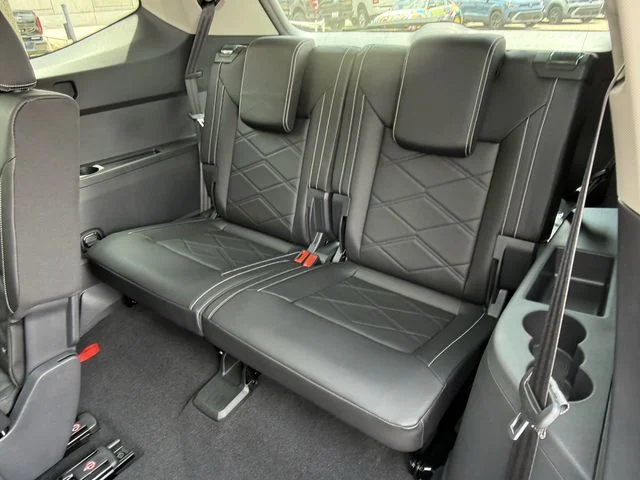 New 2026 Silver Volkswagen 2.0T SE w/Technology image 21