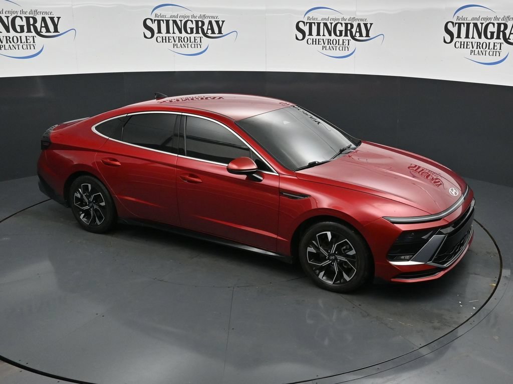 Used 2024 Red Hyundai SEL image 18