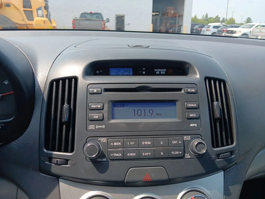 Used 2010 Regatta Blue Pearl Hyundai SE image 19