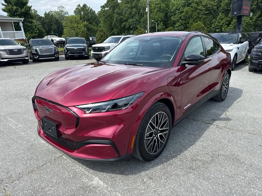 Used 2025 Red Ford Premium image 1