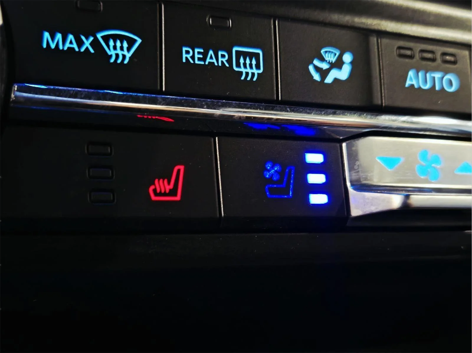 Used 2023 Carbonized Gray Ford LARIAT image 25