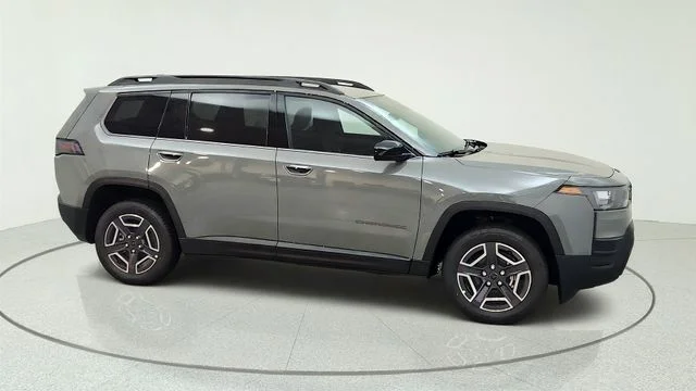 New 2026 Sting-Gray Clear-Coat Exterior Paint Jeep Laredo image 25