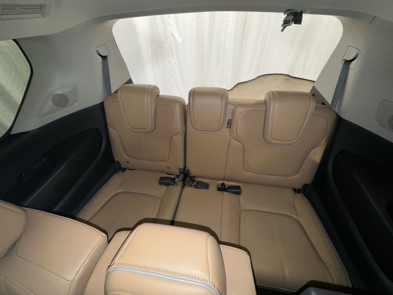 2025 INFINITI QX80 Sensory 4WD - Photo 30