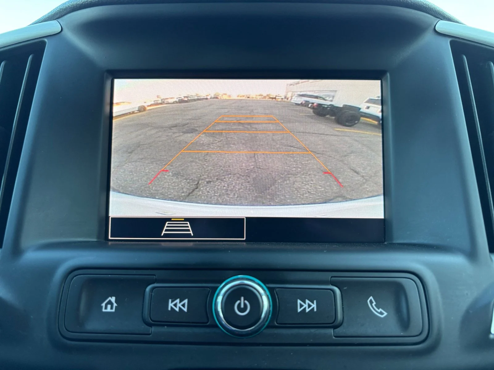 Used 2024 Summit White GMC SLE image 21