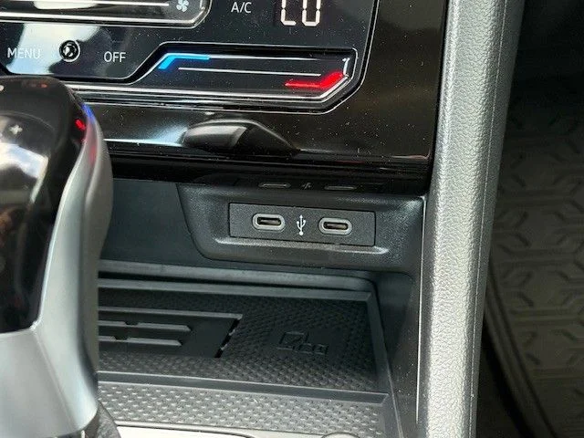 2025 Volkswagen Jetta SE - Photo 21