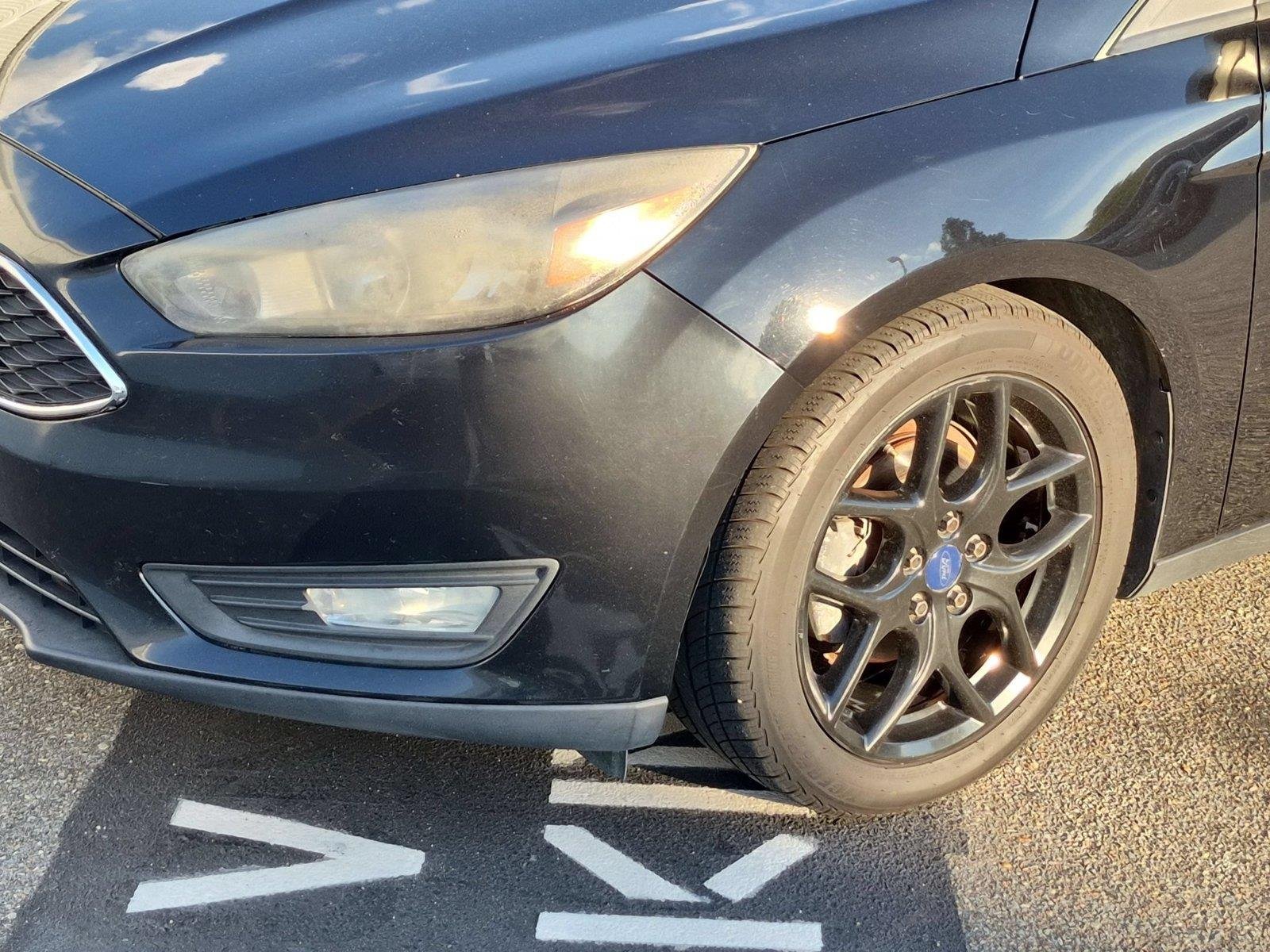 Used 2016 Shadow Black Ford SE image 9
