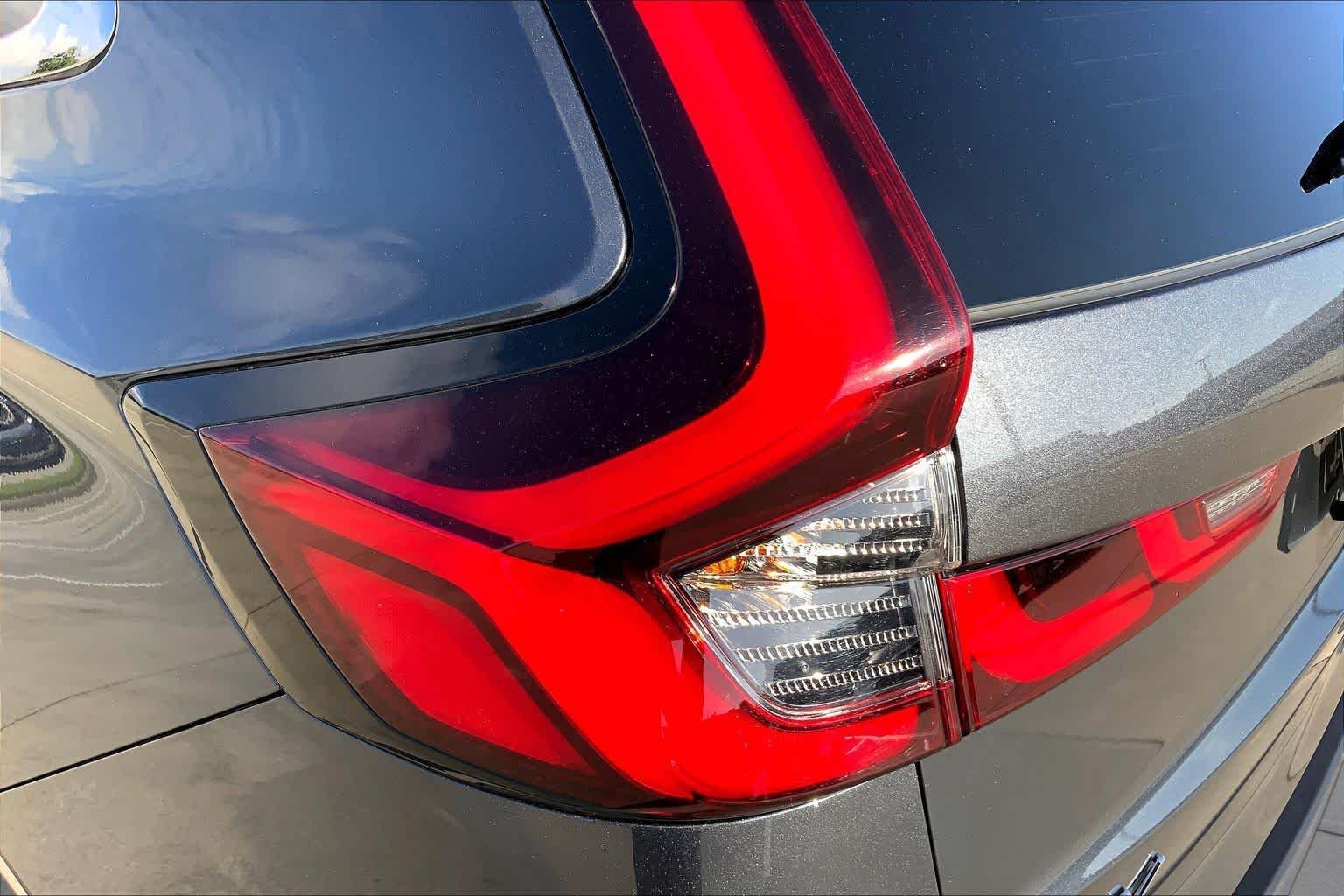 Used 2025 Meteorite Gray Metallic Honda LX image 27