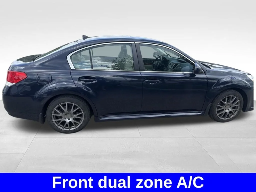 Used 2012  Subaru 2.5i image 6
