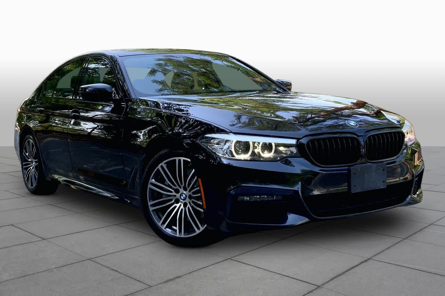 Used 2020 Black Sapphire Metallic BMW 530i xDrive image 2