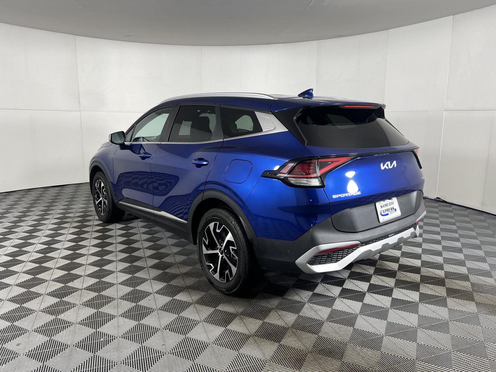 Used 2023 Sapphire Blue Kia EX image 6