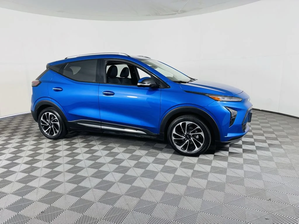 Used 2023 Chevrolet Bolt EUV Premier with VIN 1G1FZ6S07P4180783 for sale in Monrovia, CA