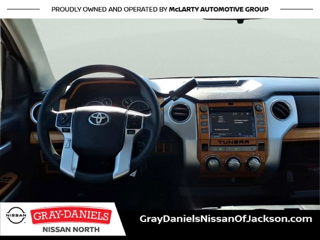 Used 2015 Gray Toyota SR5 image 9