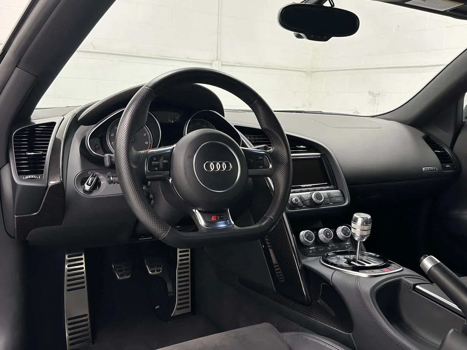 Used 2015 Ibis White Audi V8 image 10