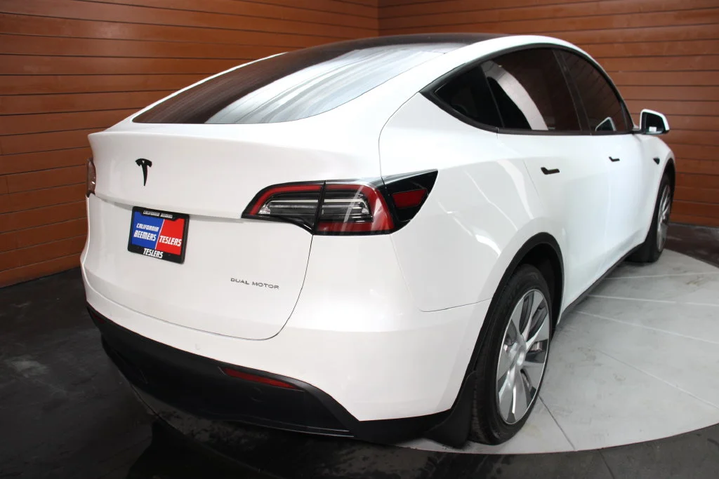 Used 2022 Pearl White Multi-Coat Tesla Long Range image 3