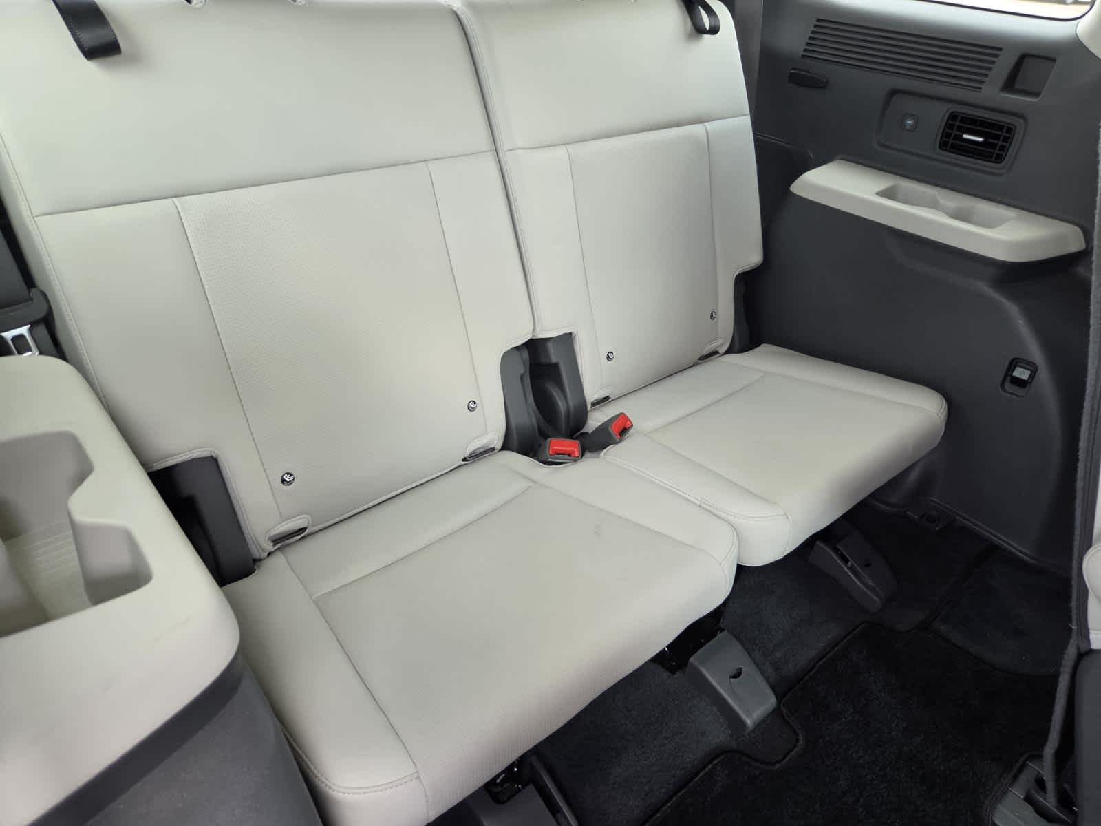 Used 2024 Serenity White Hyundai Calligraphy image 12